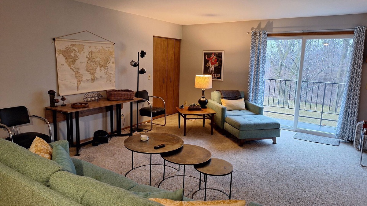 West Bend Condo | Fully Furnished 2 Bedroom/1Bathroom - West Bend, WI