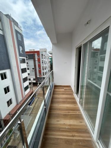 Madhapur Apartment | fully furnished 2BHK in Madhapur Mee Homes Family stay