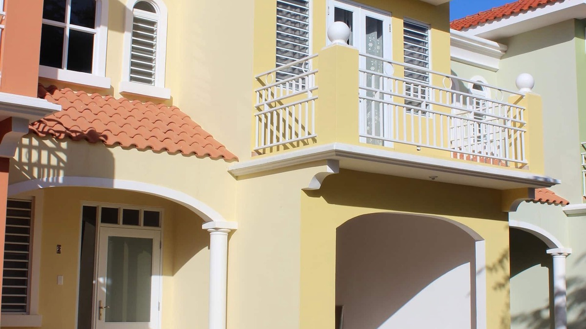 Maleza Baja House | Fully Furnished 3 Bdrm/2.5 Bthrm With Shared Pool 10 Minutes From The Airport