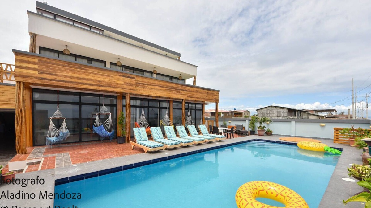 San Clemente House | Fully Furnished Beachfront House Pool and Jacuzzi Sleep 17 People