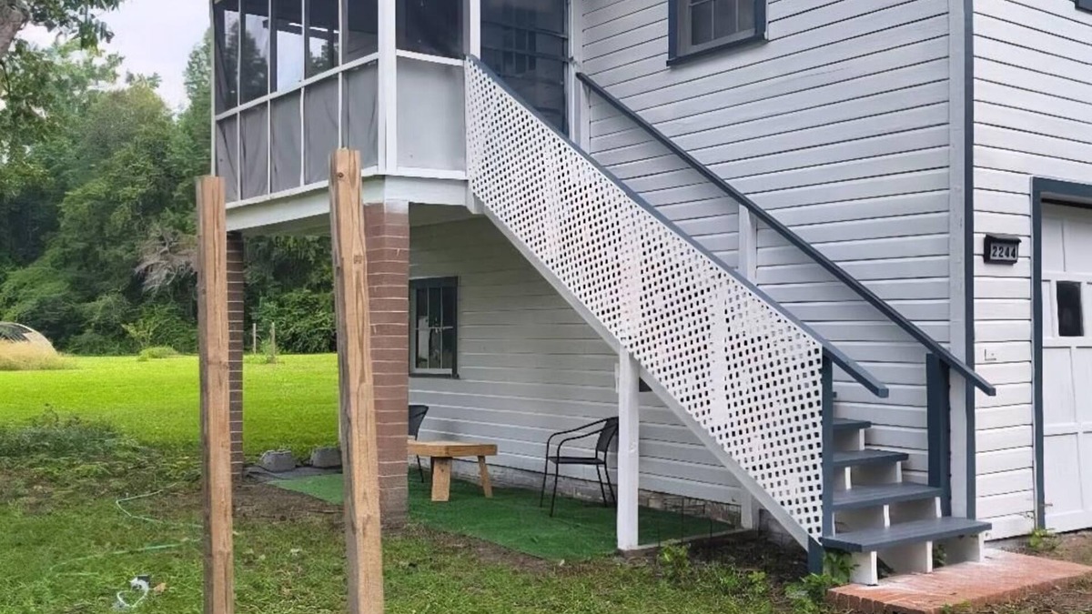 Orangeburg Apartment | Fully furnished cozy 2-bedroom apartment on quiet lot in Orangeburg, SC