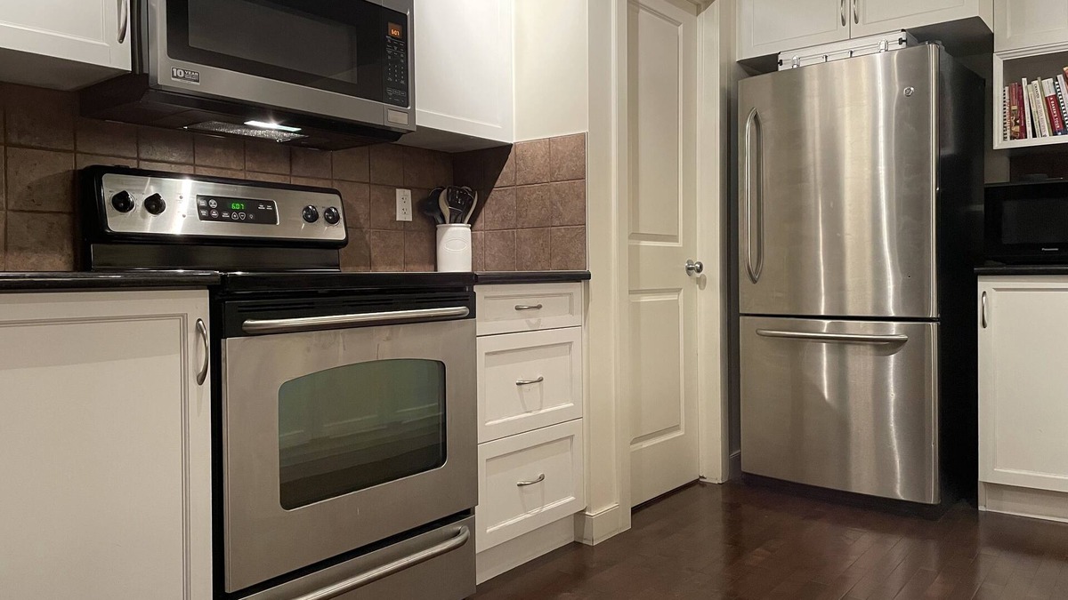 Southwest Calgary House | Fully furnished elegant suburban house with desirable amenities and location.