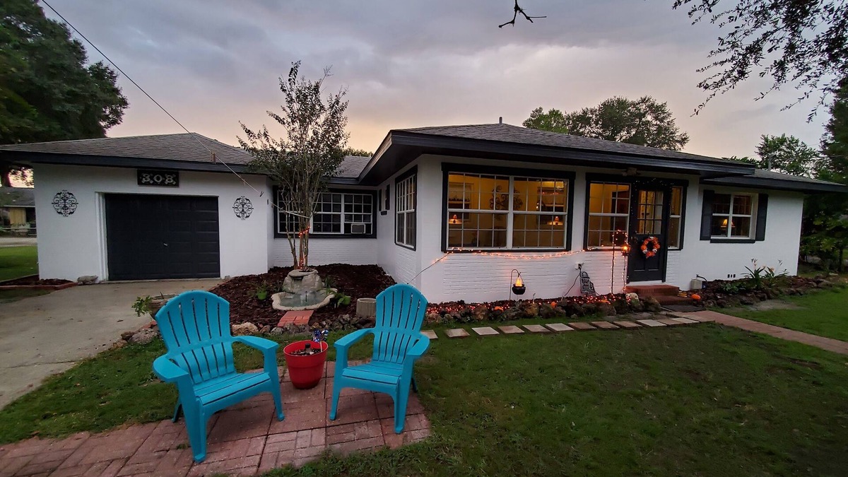 Nichols House | Fully Furnished Entire house, fenced yard.Pets OK. 30 min to Legoland