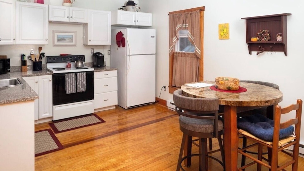 Brattleboro Apartment | Fully furnished/everything included/Pet Friendly!