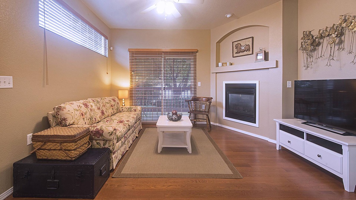 Fort Collins Condo | FULLY FURNISHED EXECUTIVE 2 BED/2BATH CONDO NEAR CSU AND OLD TOWN