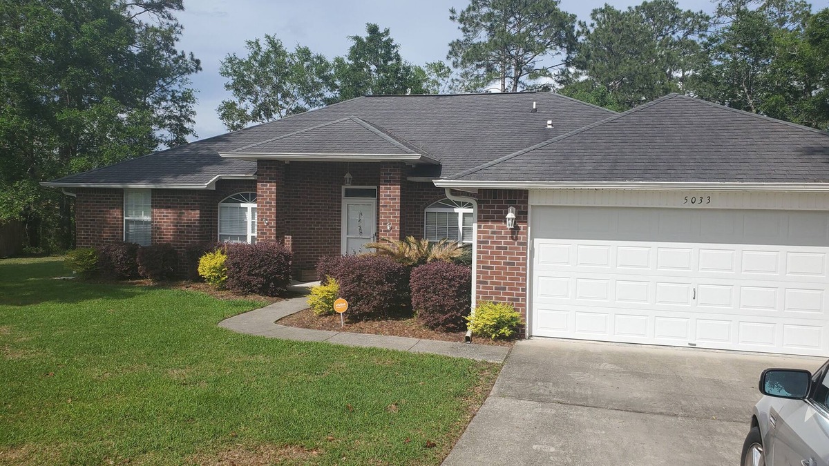 Milton House | Fully Furnished Executive Rental w/Florida Room