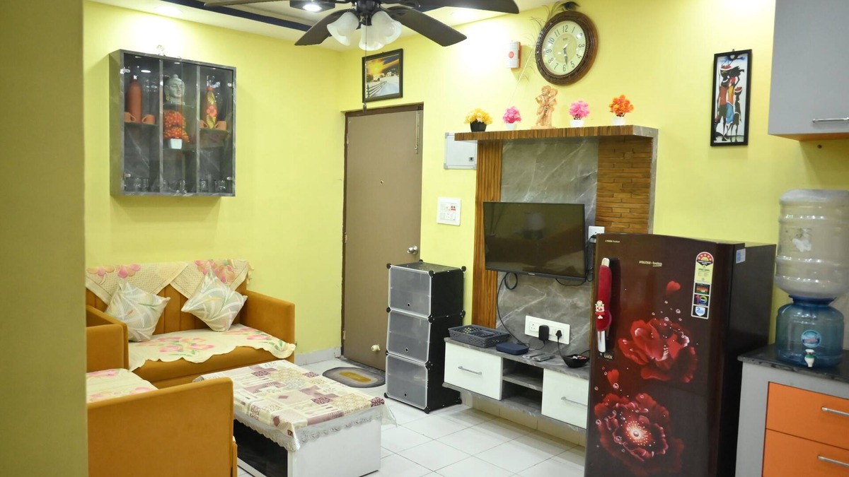 Batanagar Apartment | Fully furnished family/friendly cozy 2-bedroom apartment with AC, WiFi