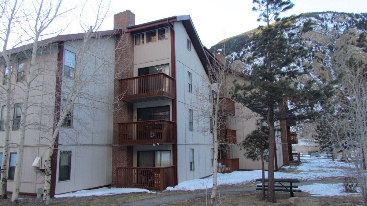 Georgetown Condo | Fully Furnished Georgetown CO Ski Condo. Across street from lake, 1 Br Plus Loft