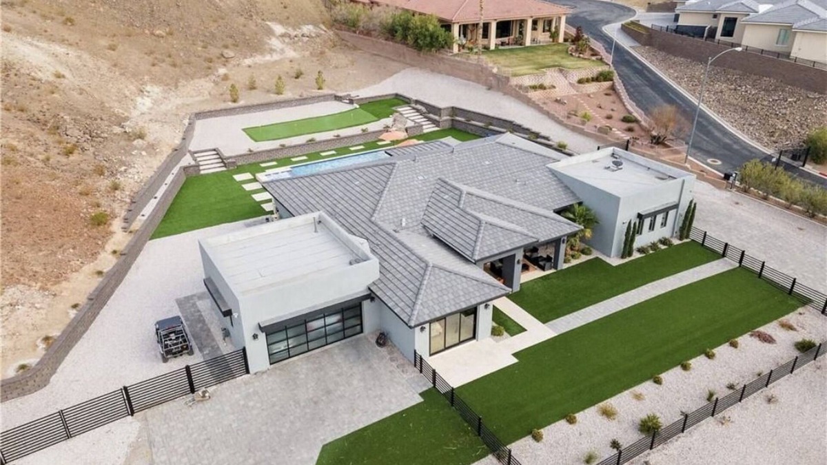 Calico Ridge House | Fully Furnished Henderson Hideaway by Lake LV