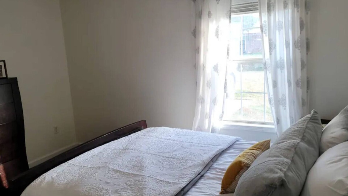 Terry House | Fully furnished home, sleeps 8