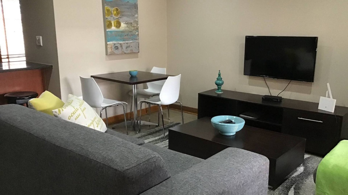 Bloemfontein House | Fully Furnished Monthly Stay in Pentagon Park