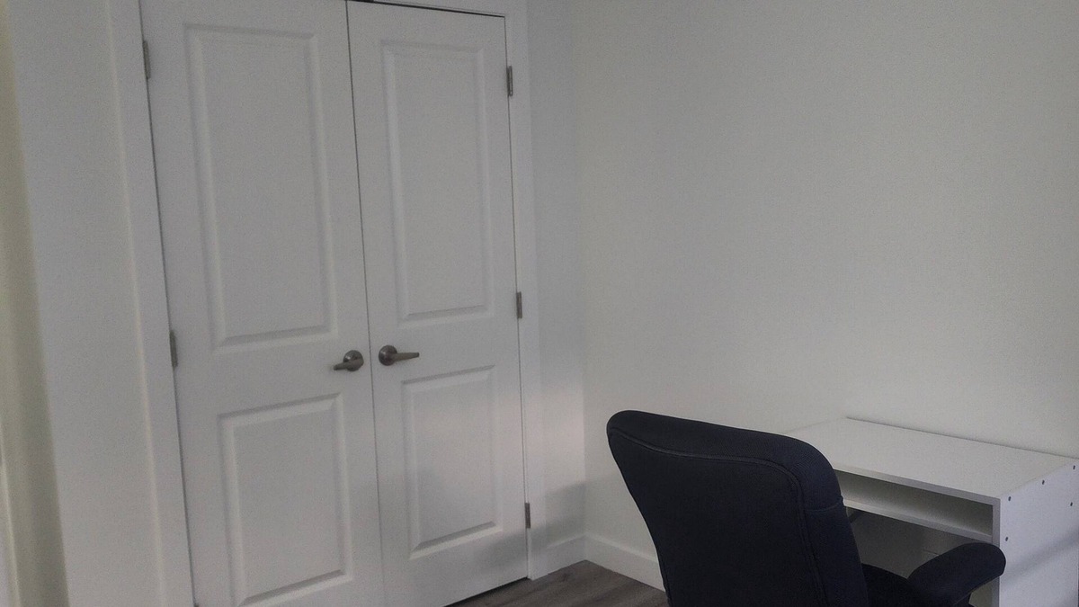 Southwest Edmonton House | Fully furnished, newly finished basement apartment in a serene neighborhood