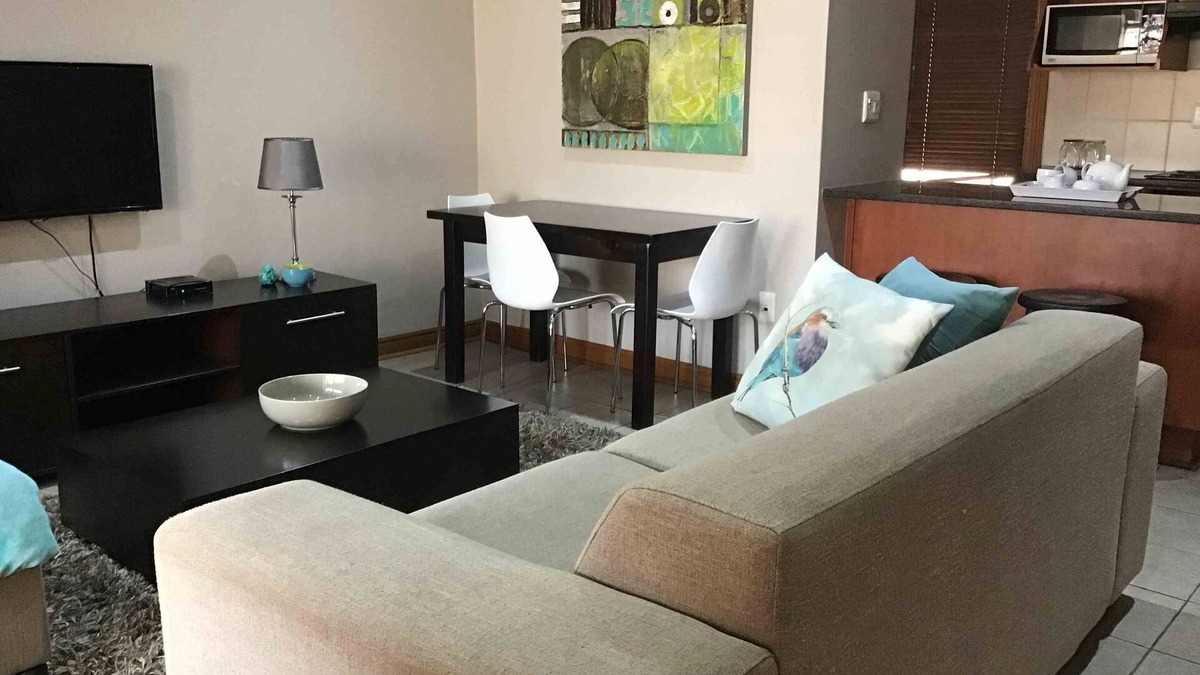 Bloemfontein House | Fully Furnished Pentagon Park