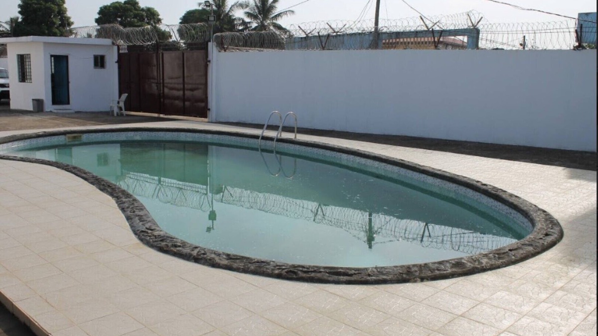 Monrovia House | Fully Furnished & Serviced 1Bed apartment Sixteen