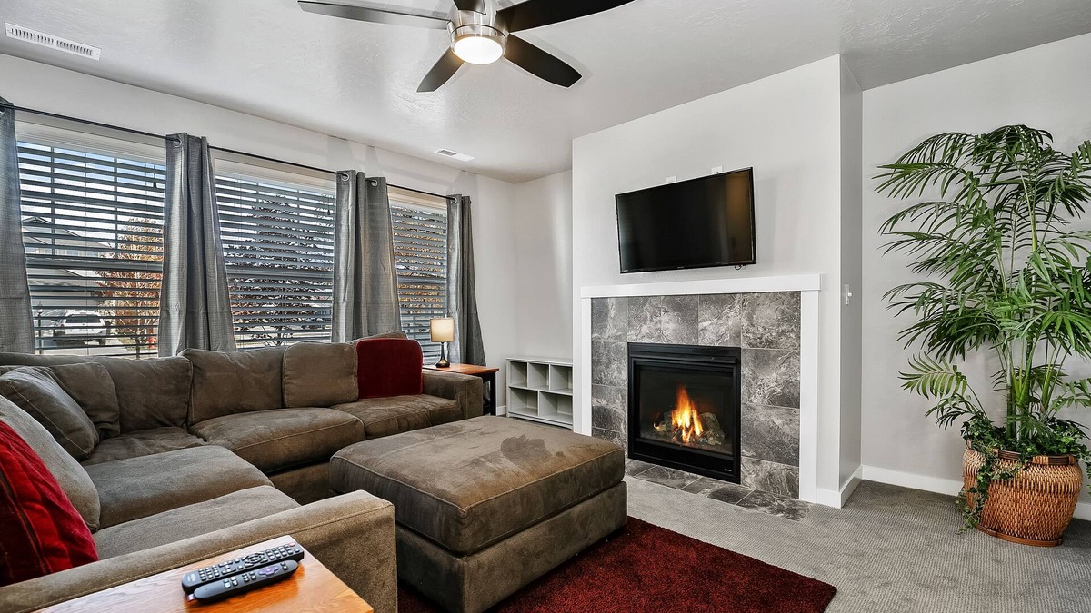 Meridian House | Fully furnished, Short term 3bed/2.5bath