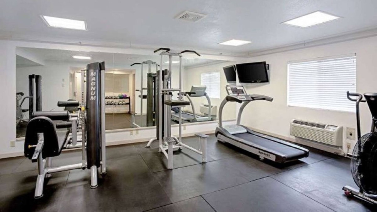 Clinton Apartment | Fully Furnished Studio Available in Clinton, IA