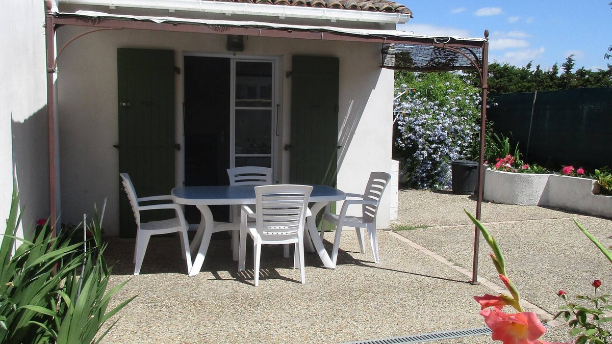 Le Bois-Plage-en-Re House | Fully independent STUDIO rental ile de Re commune le bois plage en Re