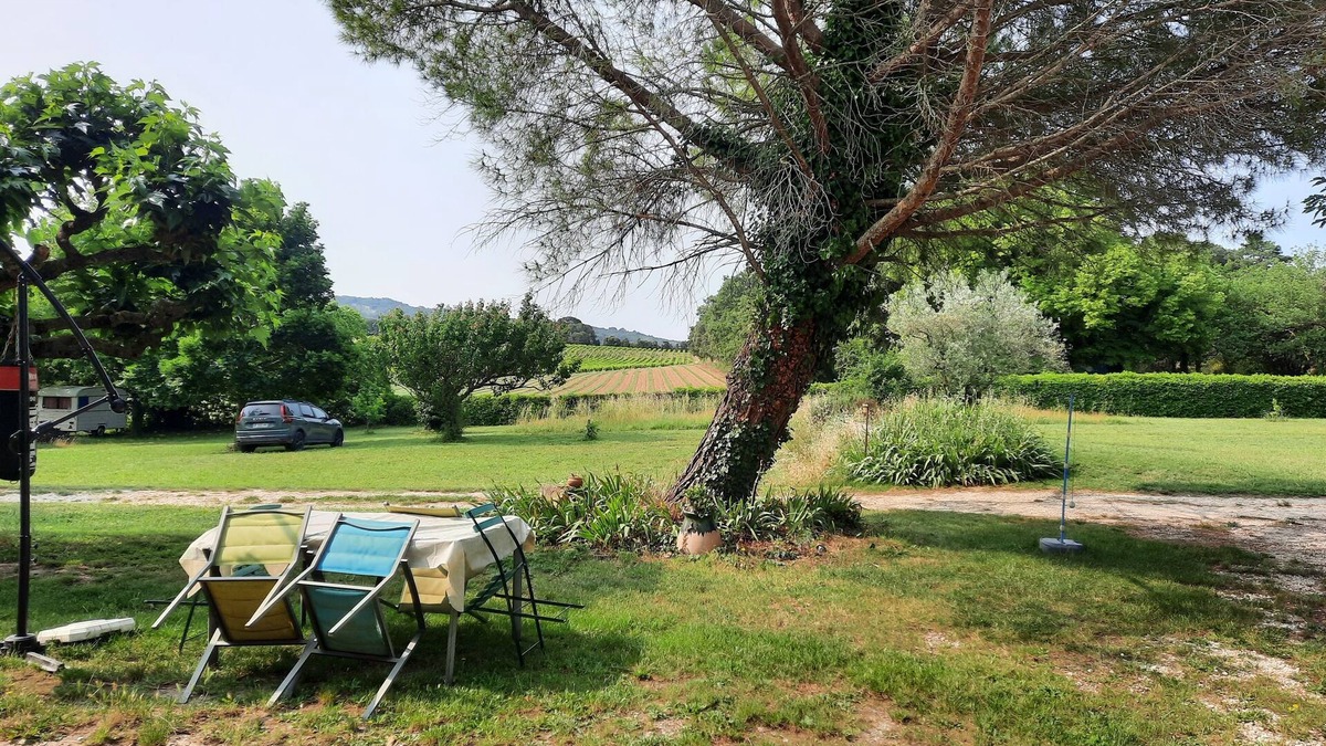 Visan House | Fully PMR-accessible furnished apartment in the heart of an organic farm, ideal for couples or friends.