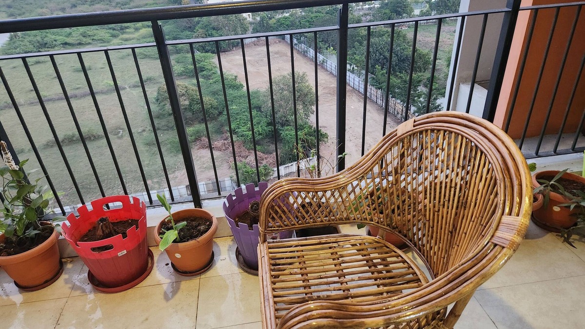 Kelambakkam Apartment | Fully professionally furnished 1200 sqft, 1 bed, 1 bathnback- IT SIPCOT/OMR area