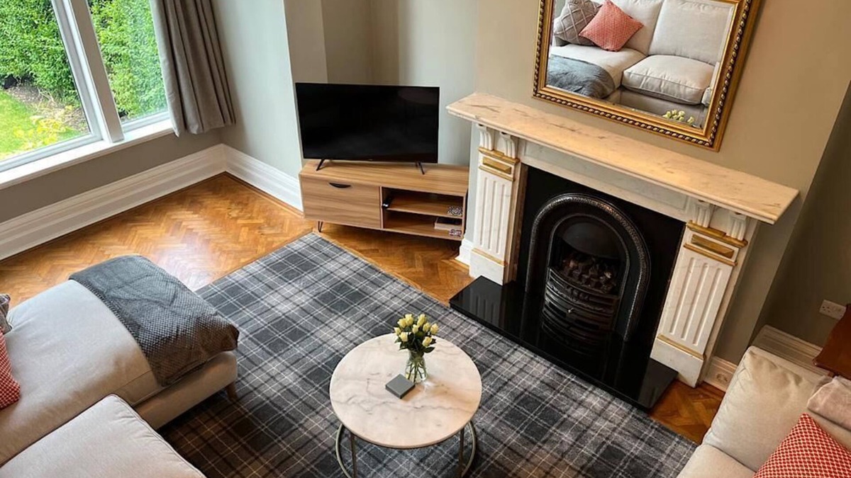Lytham St. Anne's Apartment | Fully refurbished modern ground floor 2 bed apartment. 700 yards from the beach❤