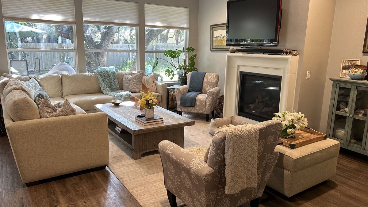 Travis Country House | FULLY REMODELED-BEST LOCATION IN AUSTIN Pet Friendly-Gateway to the Hill Country
