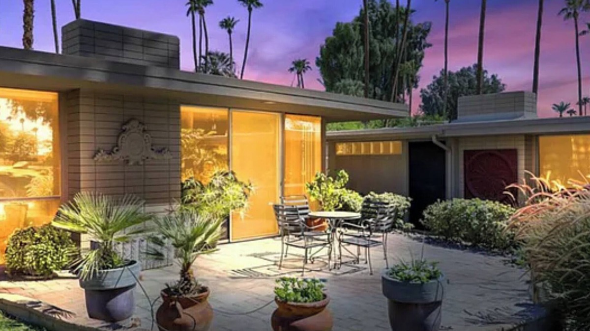 Bermuda Dunes Condo | Fully Remodeled Golf Course Mid-Century Condo with Mountain Views