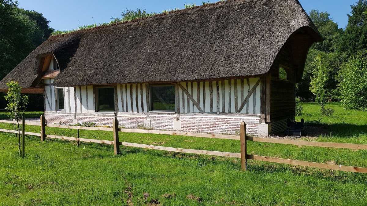 Barneville-la-Bertran Cottage | Fully renovated thatched cottage between Honfleur and the golf course
