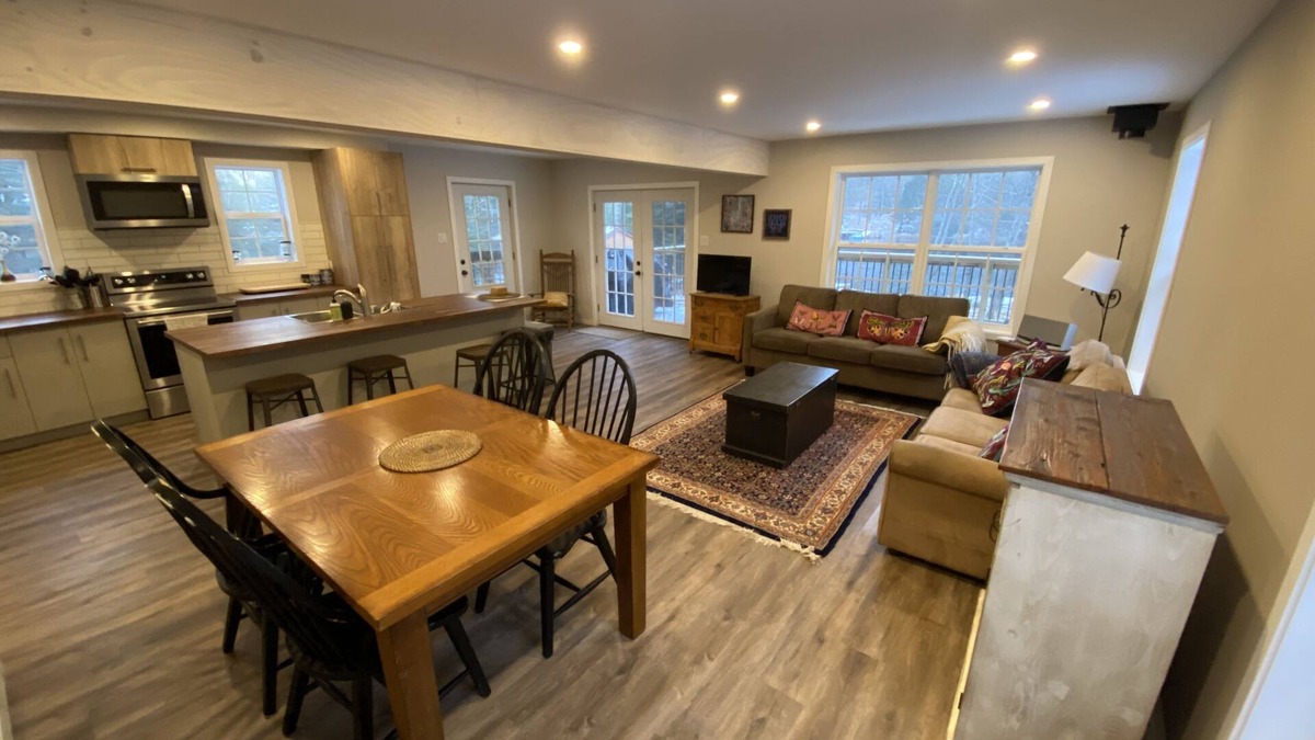 Machar Cottage | Fully renovated 4 season cottage on pristine lake