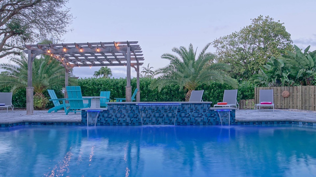 Coral Springs House | Fully Renovated Family Retreat Huge Pool Pet Friendly EV Charger