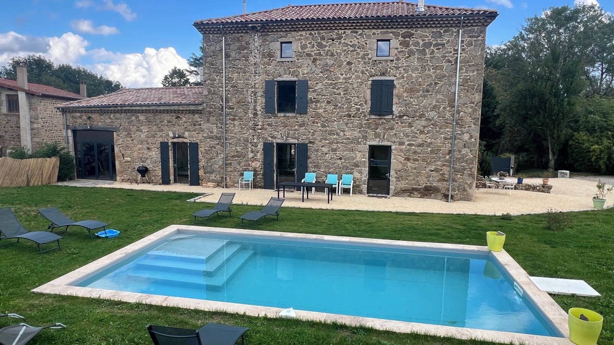 Peaugres House | Fully renovated farmhouse, 7 bedrooms, 7 bathrooms, 7 WCs, swimming pool, 2 terraces