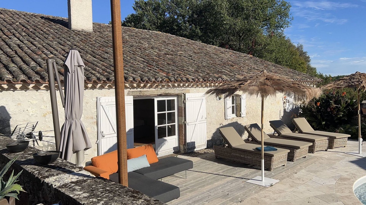 Pons House | Fully renovated farmhouse, swimming pool, 33-hectare estate, 3 terraces