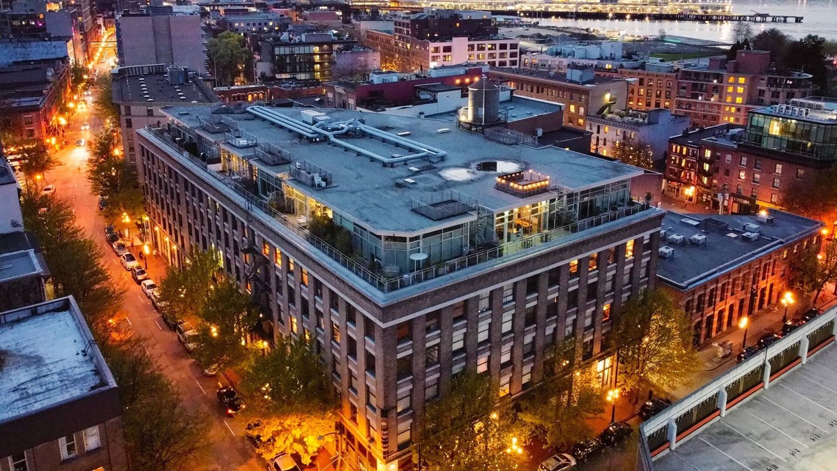 Gastown Condo | Fully Renovated Historic Loft with Private Roof Deck