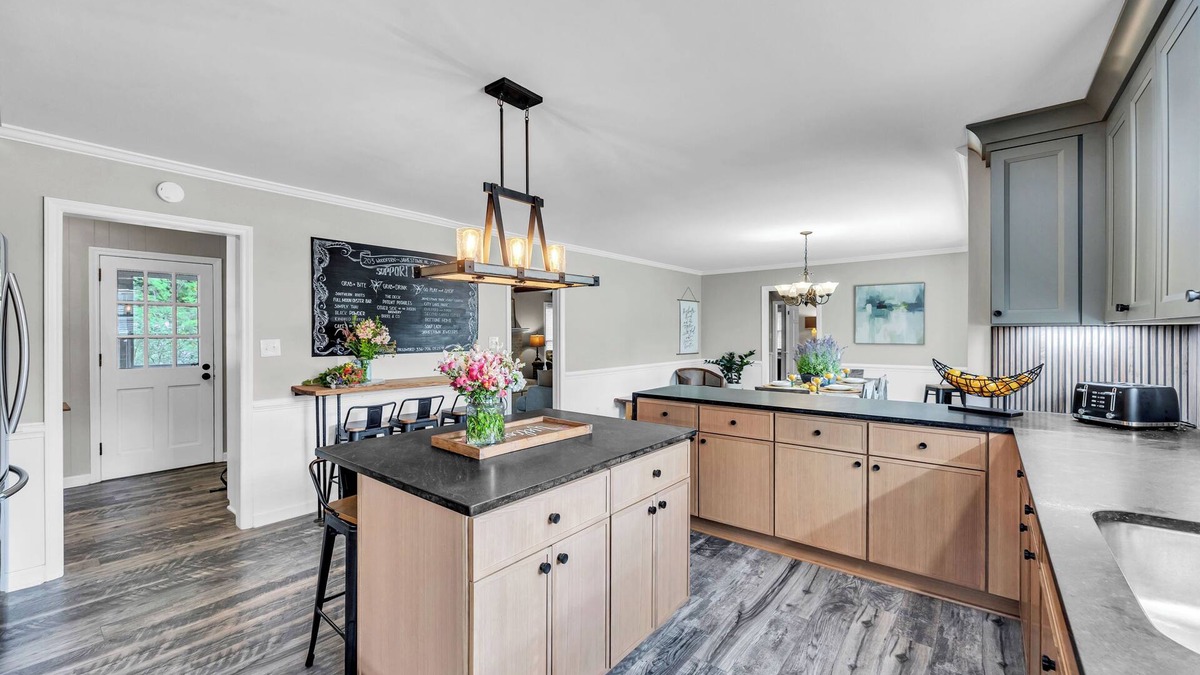 Jamestown House | Fully Renovated Home Near HPU, Furniture Mkt, GSO Aquatic Center & Wyndham