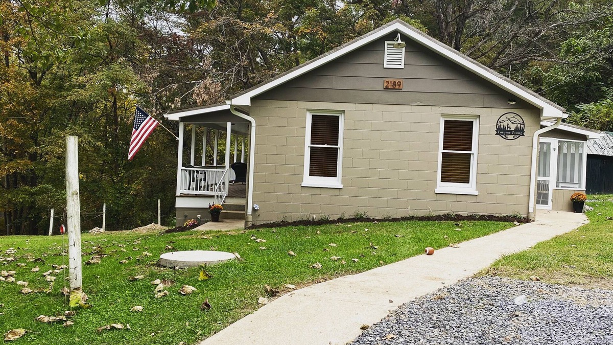 Rileyville House | Fully Renovated Mountain Home In The Shenandoah Valley