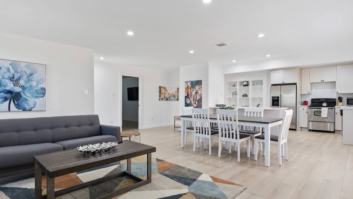 North Central Carrollton House | Fully Renovated, Spacious House!