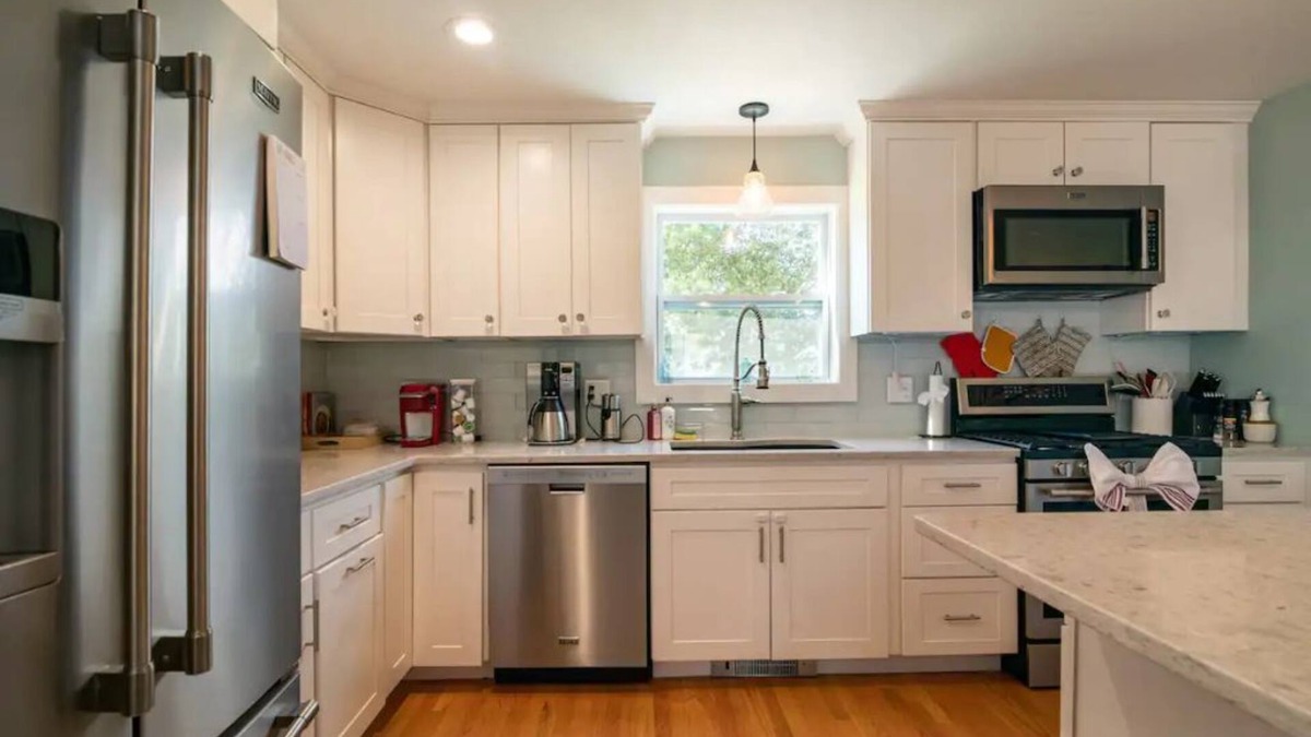 Bristol House | Fully Restored Bristol Home, Walk to Town & Harbor