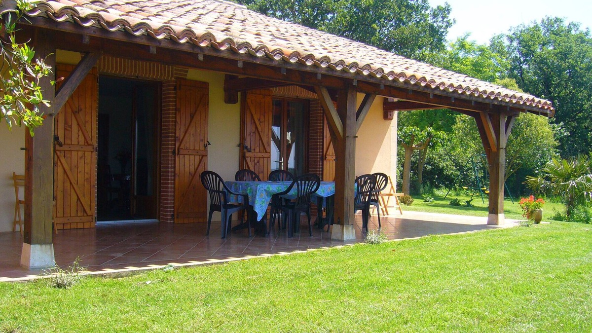 Gimont Cottage | Fully restored cottage, overlooking the Gers countryside and the Pyrenees
