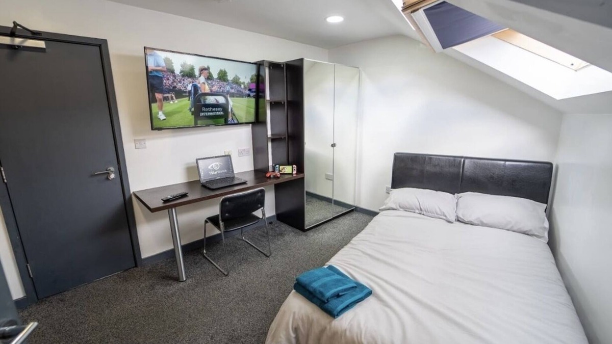 Selly Oak Apartment | Fully Serviced studio available close to the city