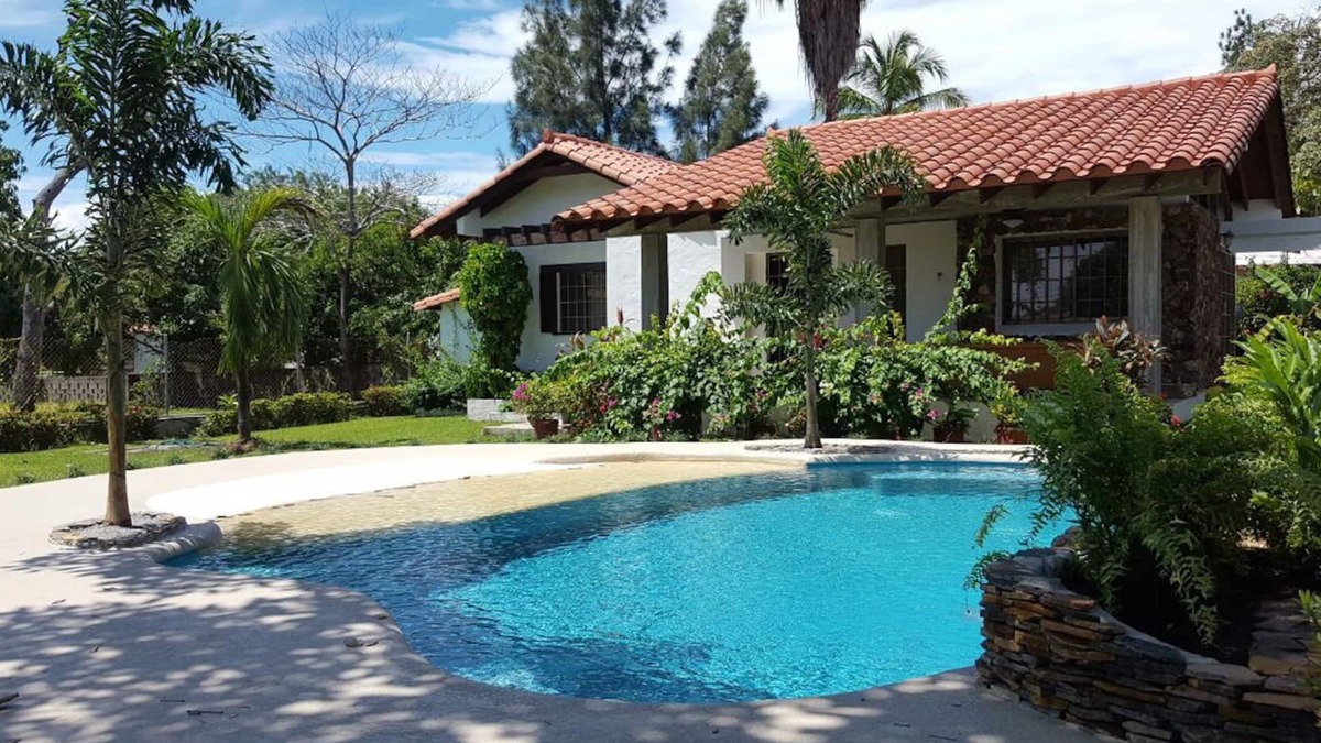 Playa Coronado House | Fully Solar Beach Casita. Walk to Beautiful Coronado Beach! Enjoy the pool!