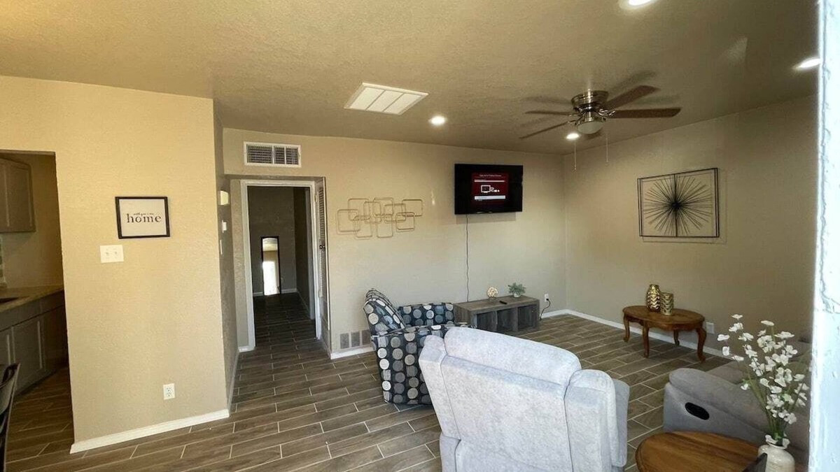 Biggs Field Apartment | 🤩⭐️fully updated apartment northeast⭐️🤩