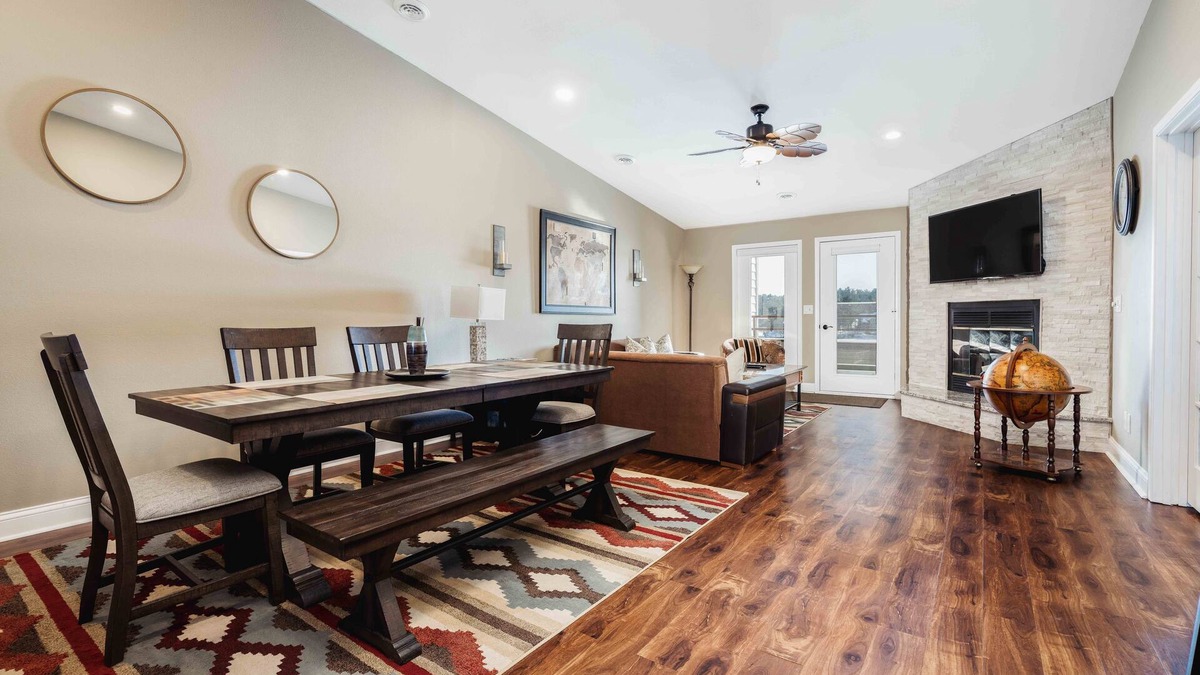 Lake Delton Condo | FULLY UPGRADED LAKEFRONT PENTHOUSE PANORAMIC VIEWS WITH BEACH ACCESS BOAT SLIP
