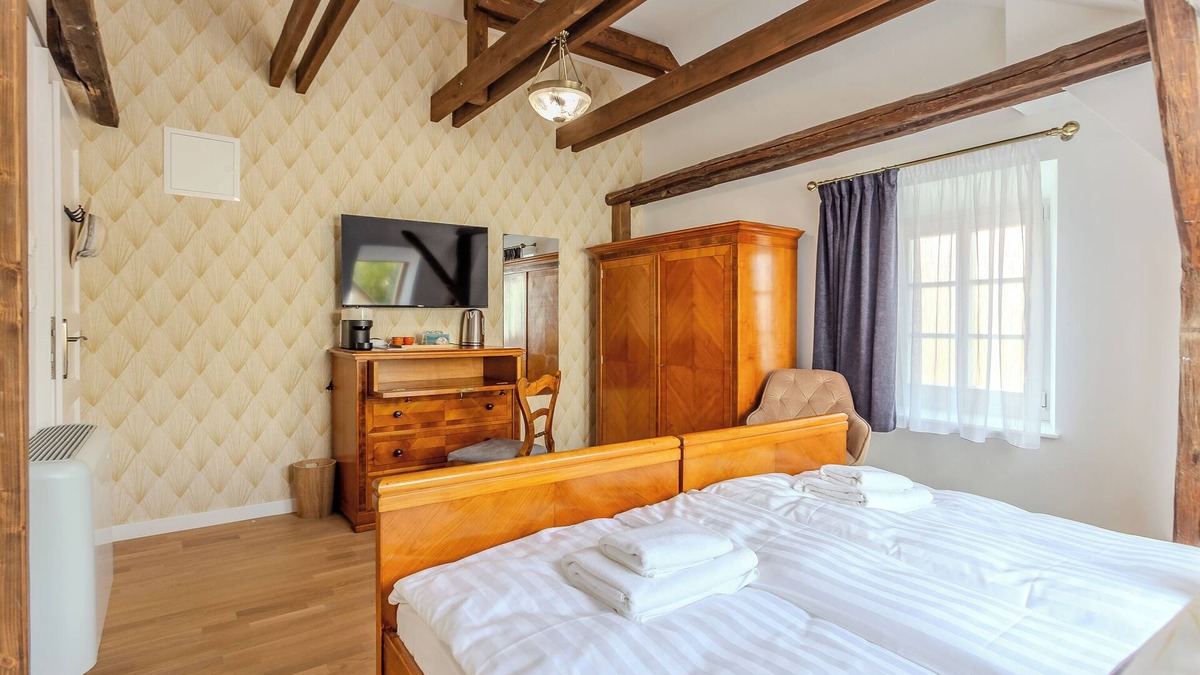 Revfulop Hotel | Fulop Panzio-Goldenrod Room, Révfülöp, Hungary