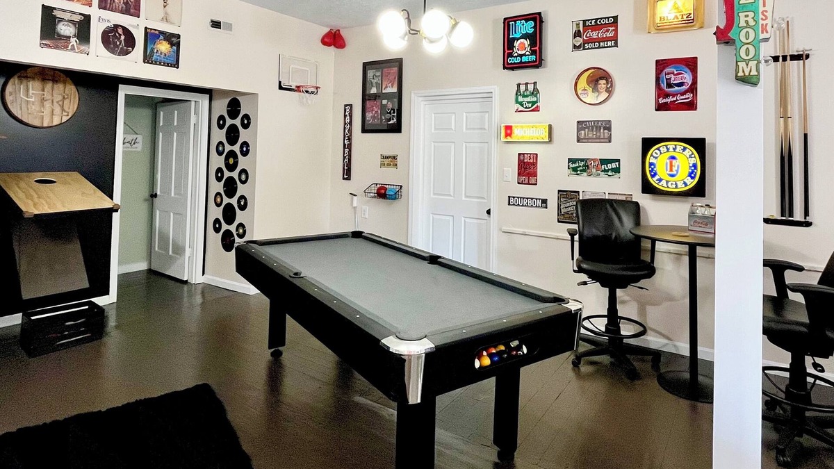 Bardstown Apartment | Fun 2 BdRm Apt in the Bourbon Capital with Pool Table, PAC-Man & More!
