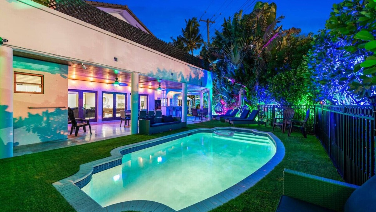 Miami Shores House | Fun and Inviting Waterfront Villa