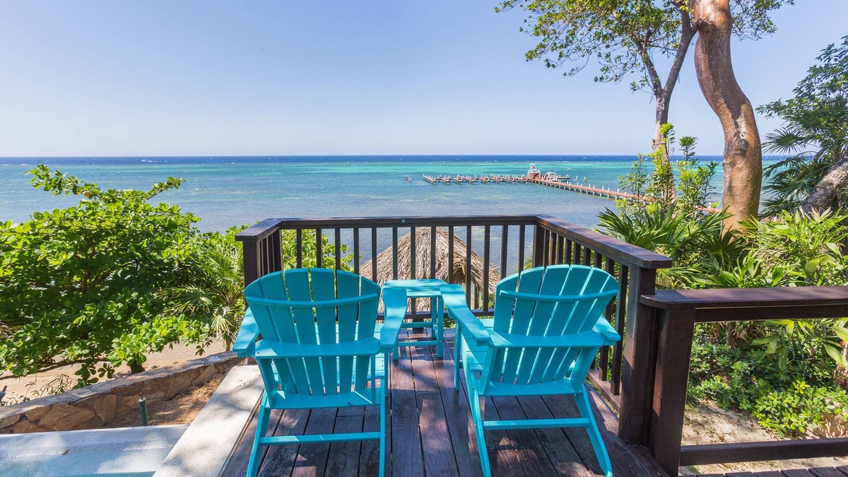 Lawson Rock House | Fun Beachfront Home in Gated Community – For Groups/Families