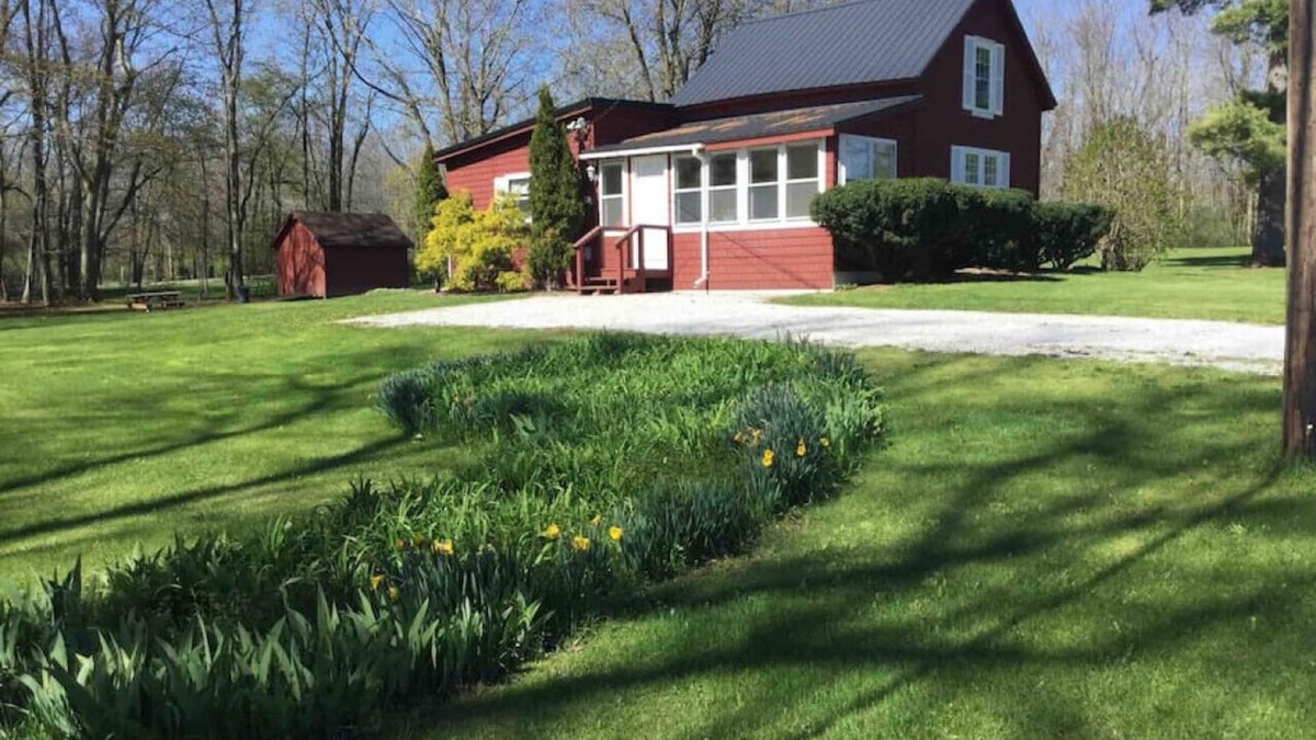 North Hero Cottage | Fun House near Lake Champlain!