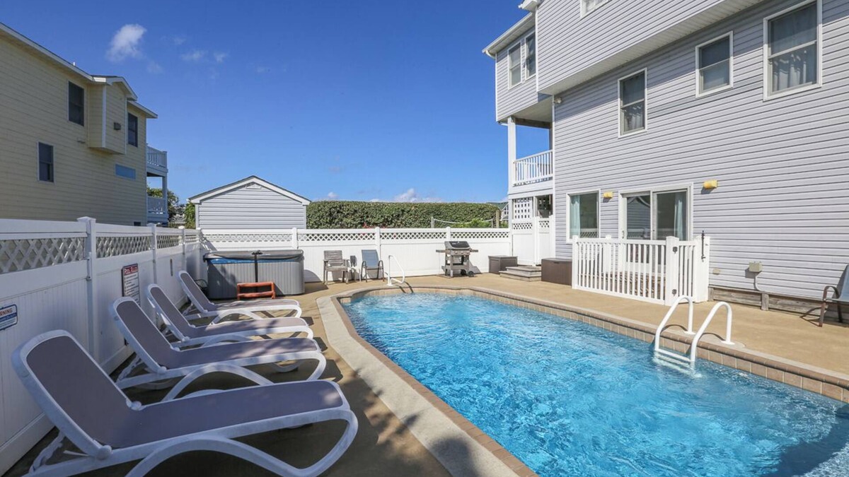 Carolina Dunes House | Fun is just around the corner with this wonderful OBX home!