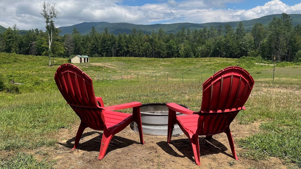 Wentworth Cottage | Fun Mountain Getaway with views and WIFI. Close to Mountains, Rivers and Lakes!