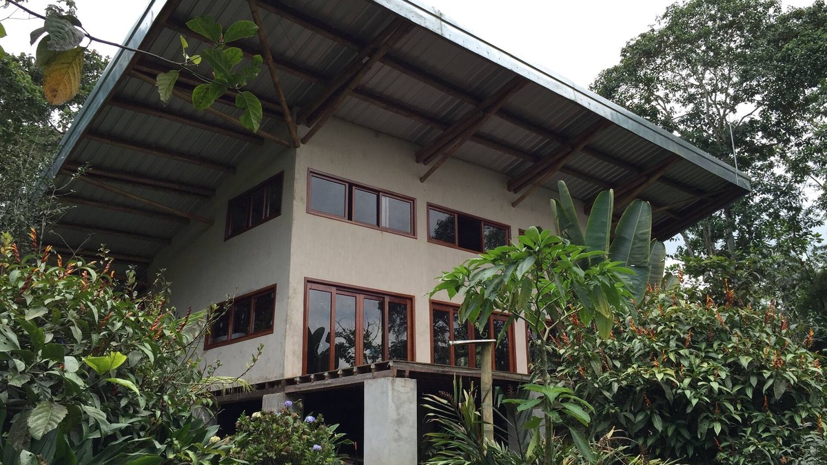 Pedro Vicente Maldonado House | Fun natural bamboo & cob house on 100 ha organic holding farm