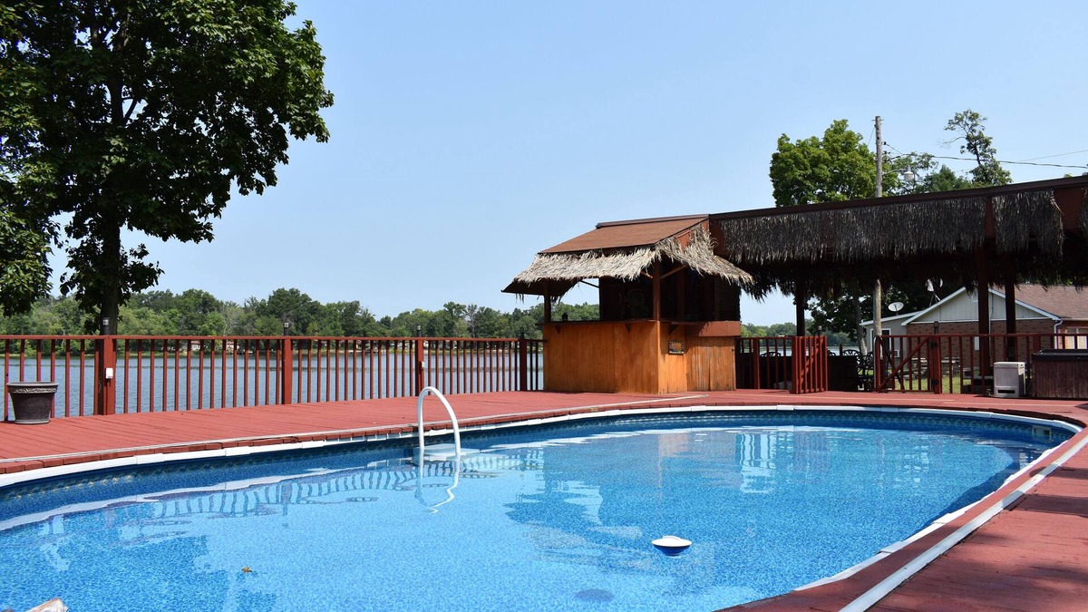 Scheller House | Fun retreat at the lake with ample room for family and friends! Pet-friendly!